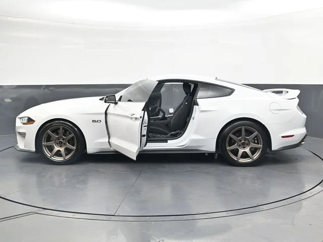 Used 2020 White Ford GT image 37