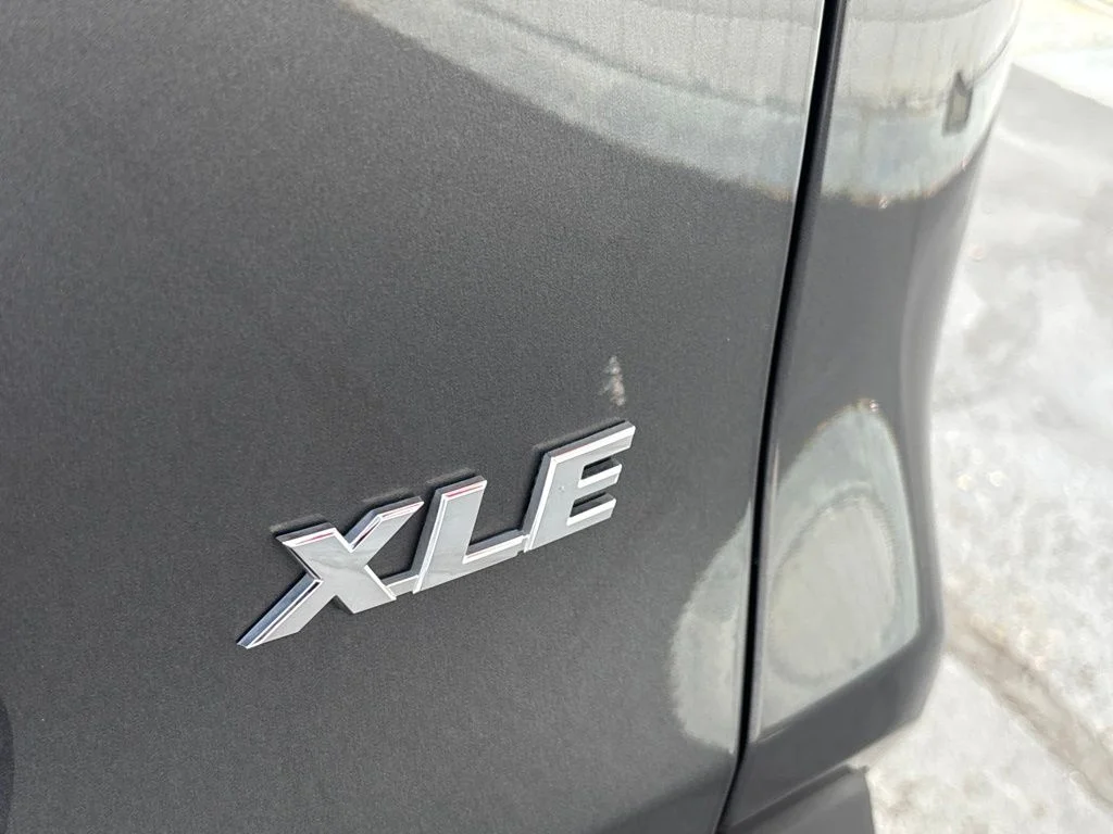 Used 2019 Gray Toyota XLE image 32