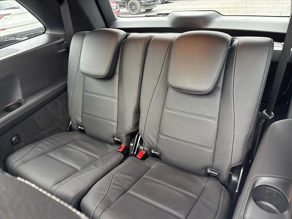 Used 2026 Polar White Mercedes-Benz GLS 450 image 18