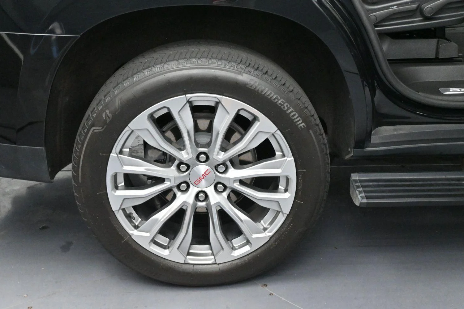 Used 2024 Onyx Black GMC Denali image 40