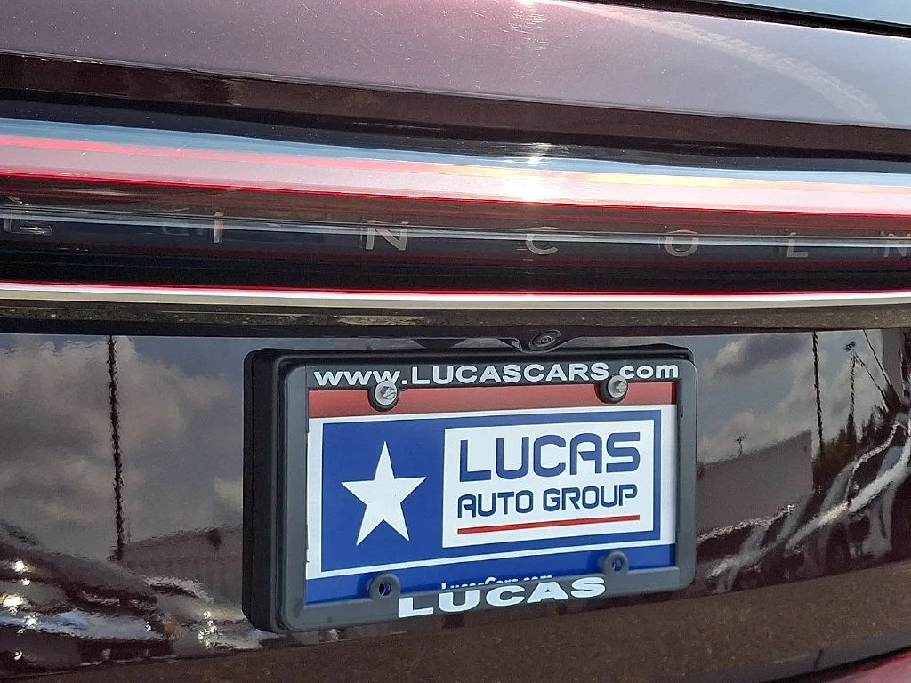 Used 2025 Red Lincoln Premiere image 32