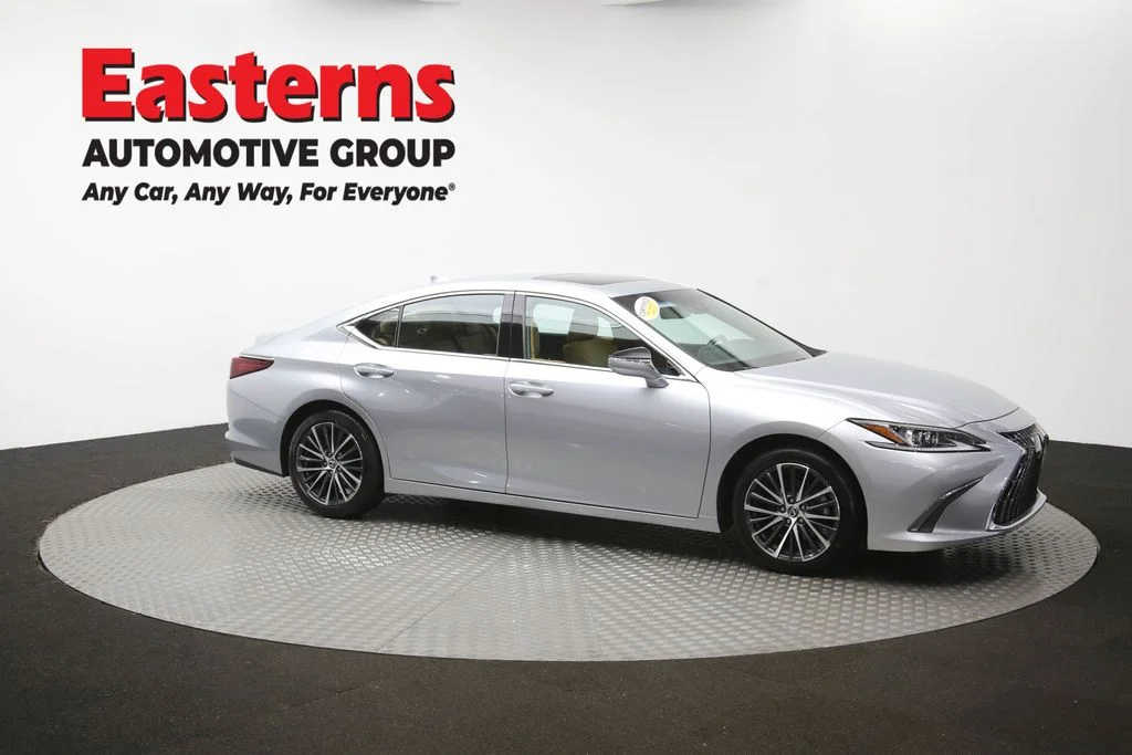 Used 2022 Silver Lexus 350 image 43