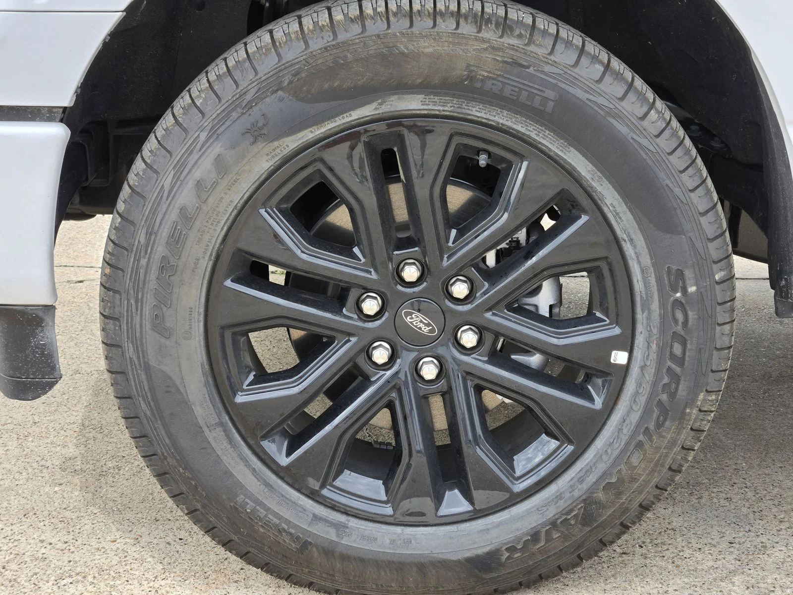 New 2026 Oxford White Ford XLT image 7