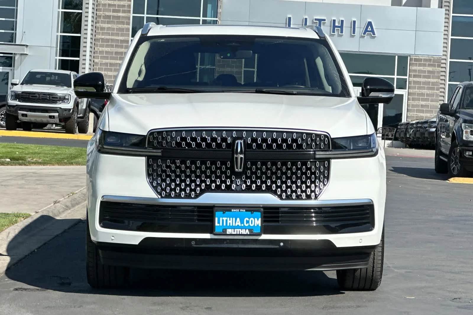 Used 2025 Pristine White Lincoln Reserve image 10