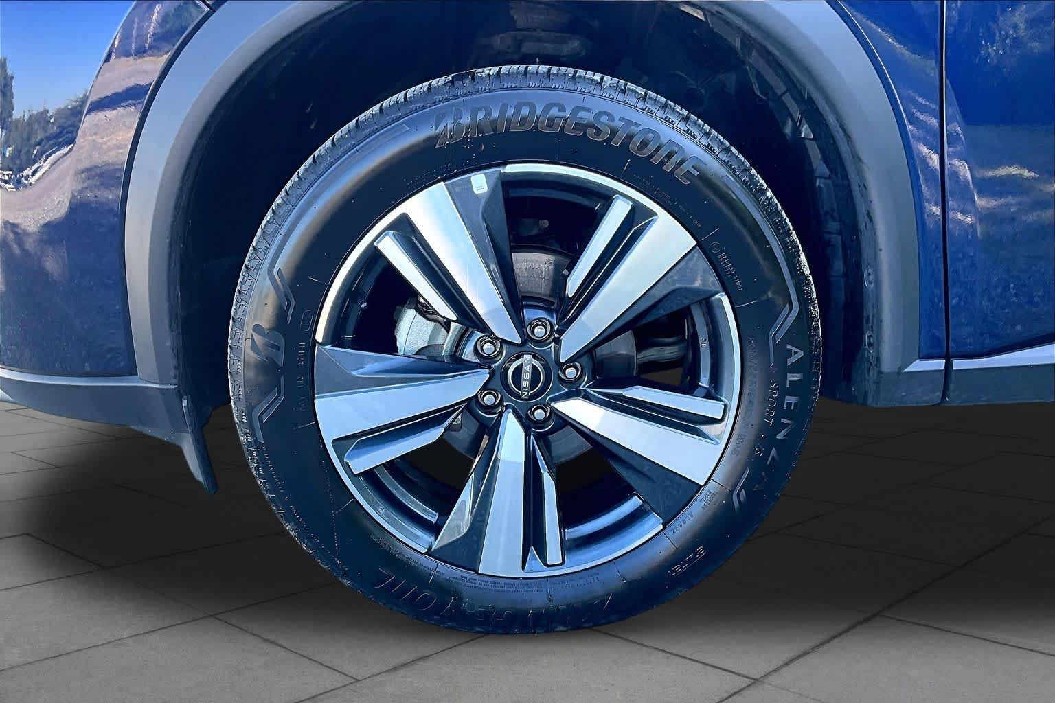 Used 2026 Deep Ocean Blue Pearl Nissan SL image 11