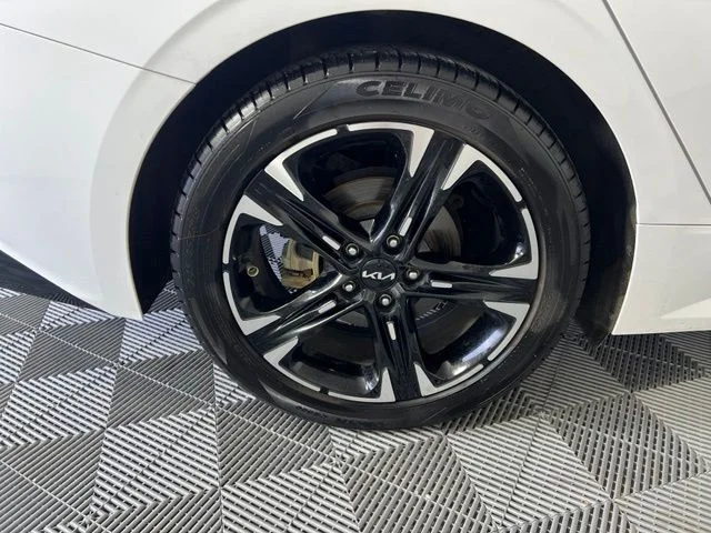 Used 2023 White Kia GT-Line image 38
