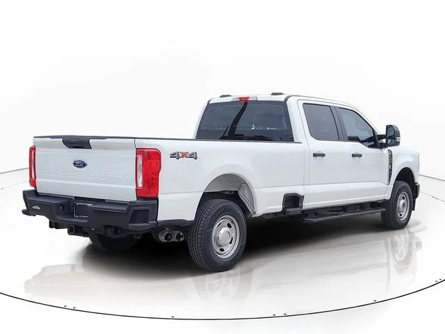 Used 2025 White Ford XL image 5