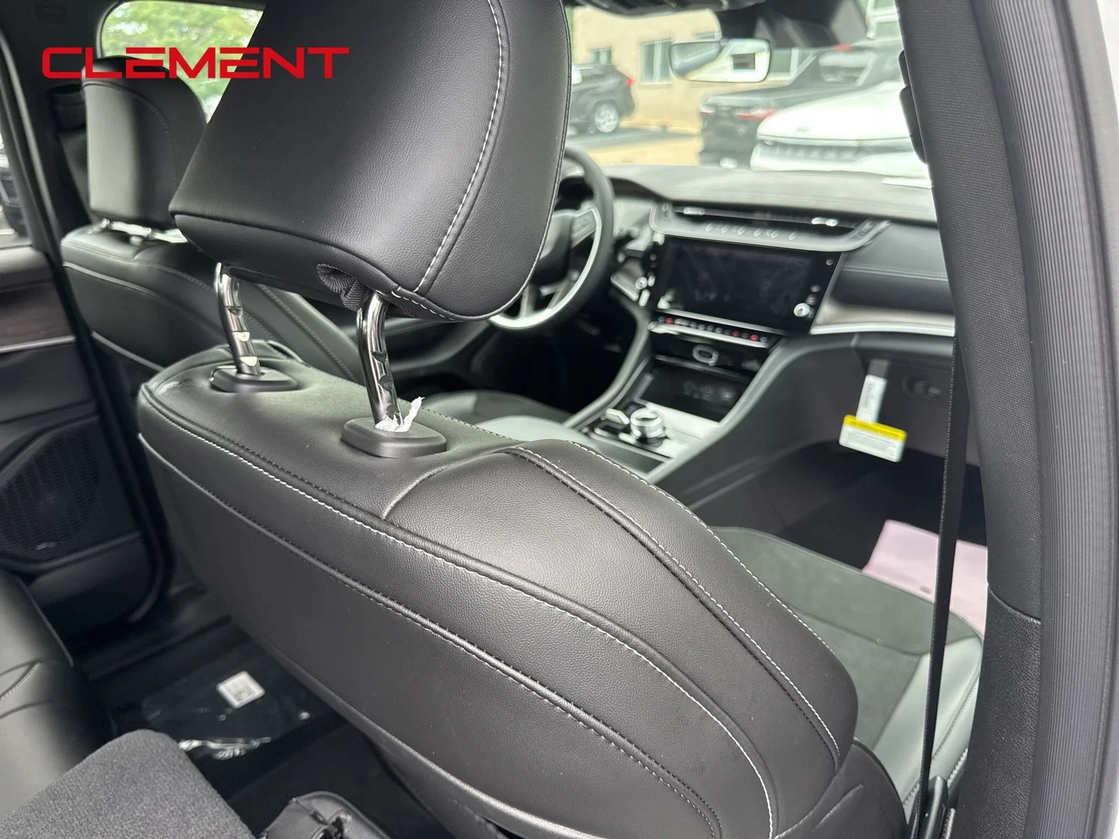 New 2026 Bright White Clear-Coat Exterior Paint Jeep Altitude image 19