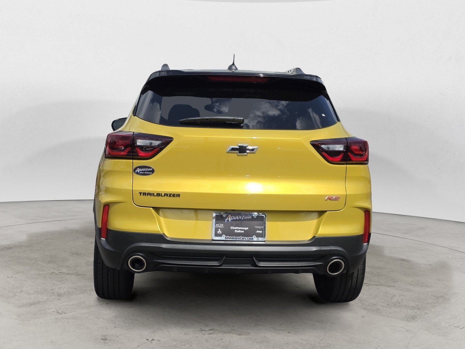 Used 2025 Nitro Yellow Metallic Chevrolet RS image 4