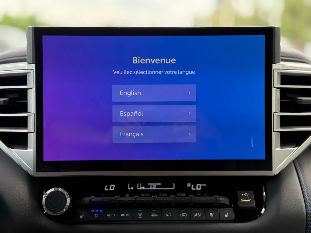 Certified Used 2025  Toyota Platinum image 28