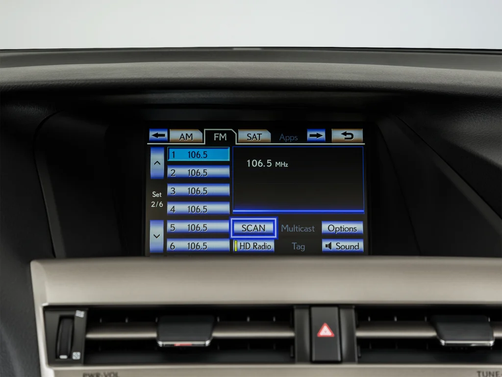 Used 2015 White Lexus 350 image 18