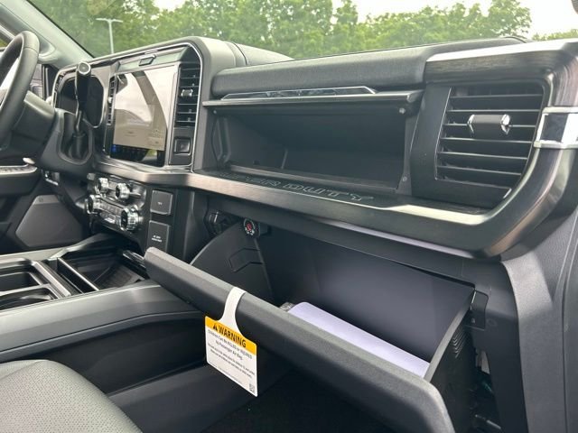 New 2026 Glacier Gray Metallic Tri-Coat Ford F-250® Lariat® image 14