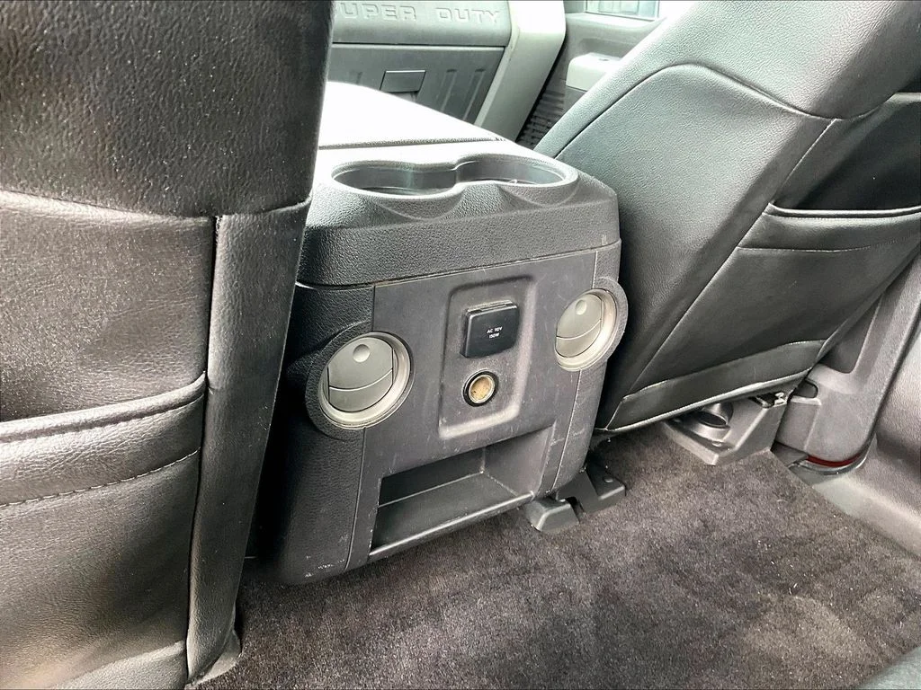Used 2015 Brown Ford Lariat image 32