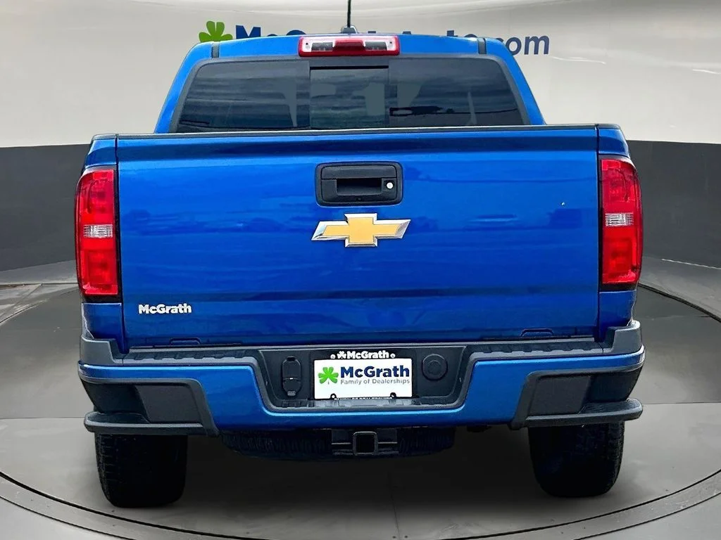Used 2018 Blue Chevrolet Z71 image 6