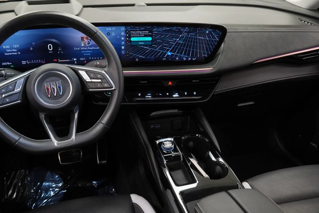 2025 Buick Envision Sport Touring - Photo 10