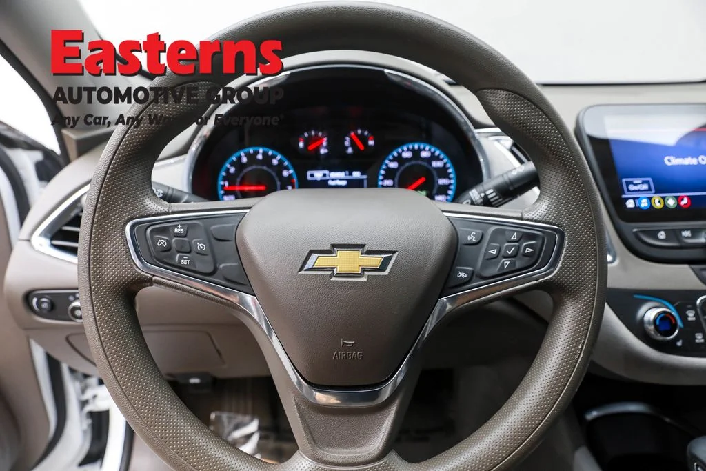 Used 2021 White Chevrolet LT image 10
