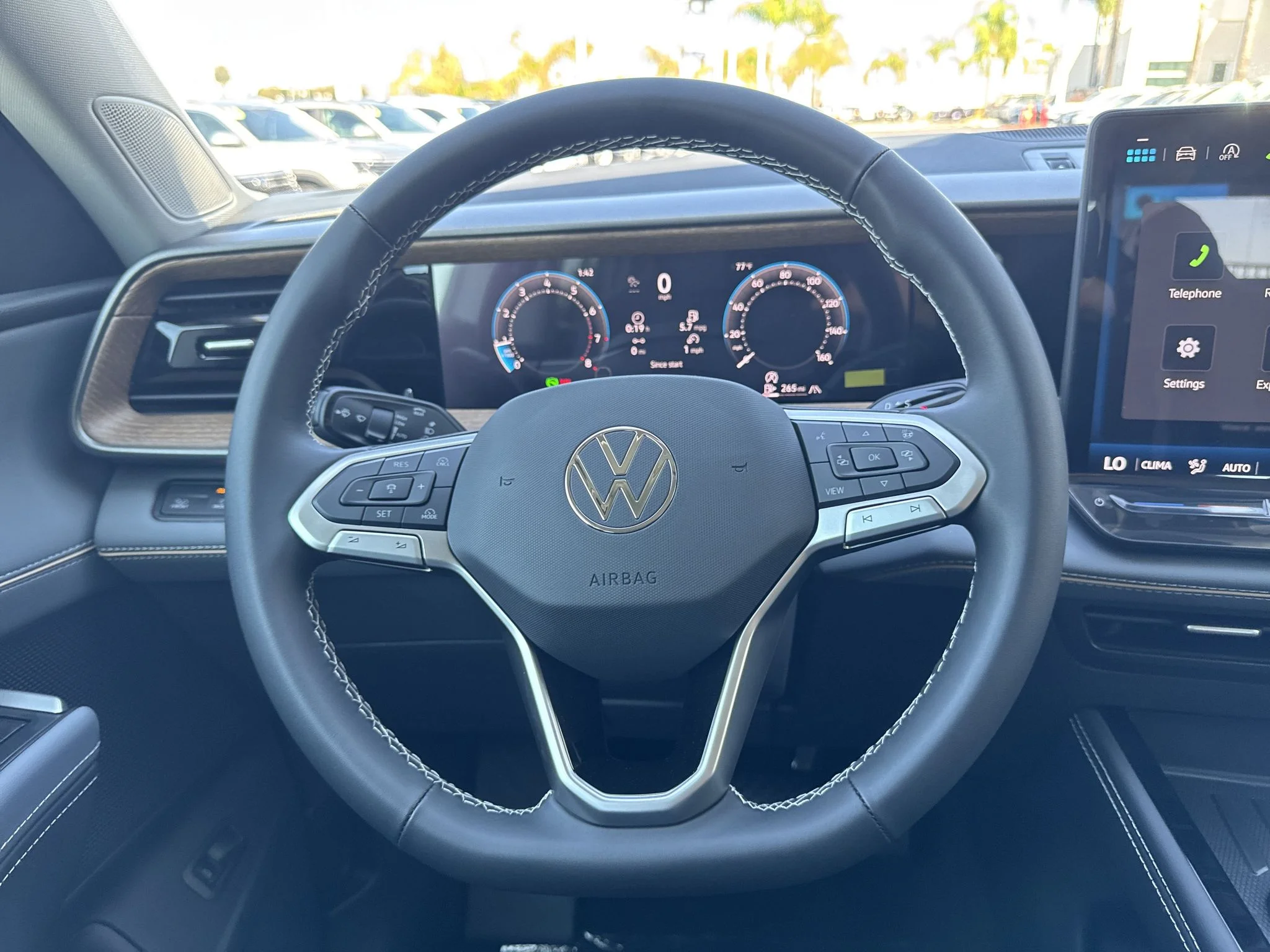 New 2027 Opal White Pearl Volkswagen SE w/Technology image 17