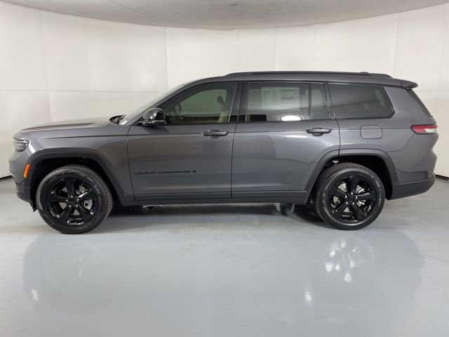New 2025 Baltic Gray Metallic Clear-Coat Exterior Paint Jeep Limited image 5