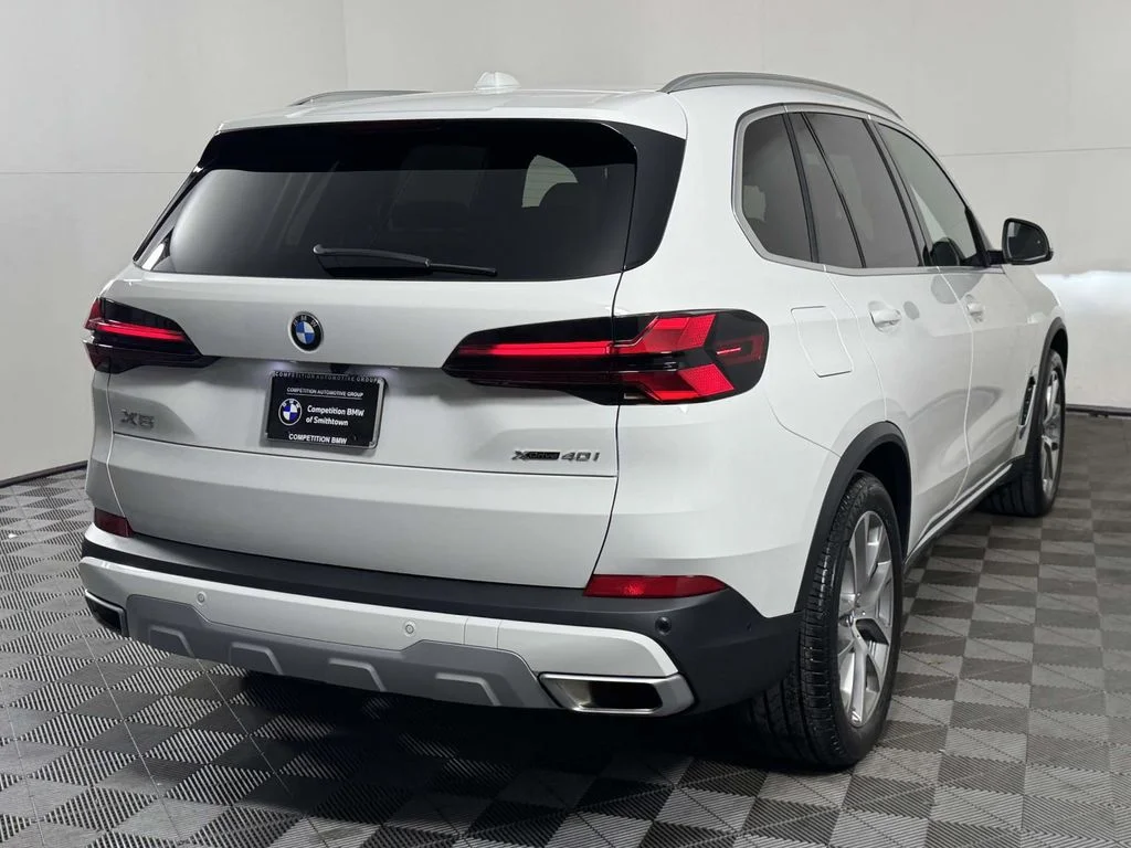Used 2026 White BMW xDrive40i image 10