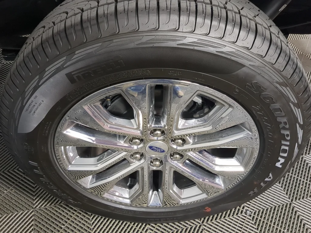 New 2026 AVALANCHE Ford XLT image 16