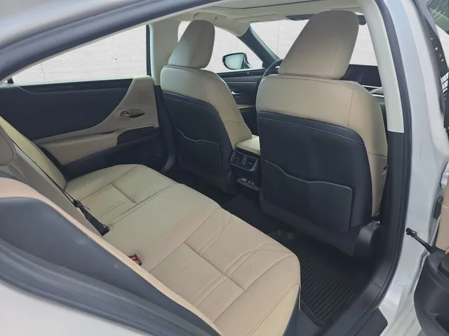 Used 2019 White Pearl Lexus 350 Luxury image 11