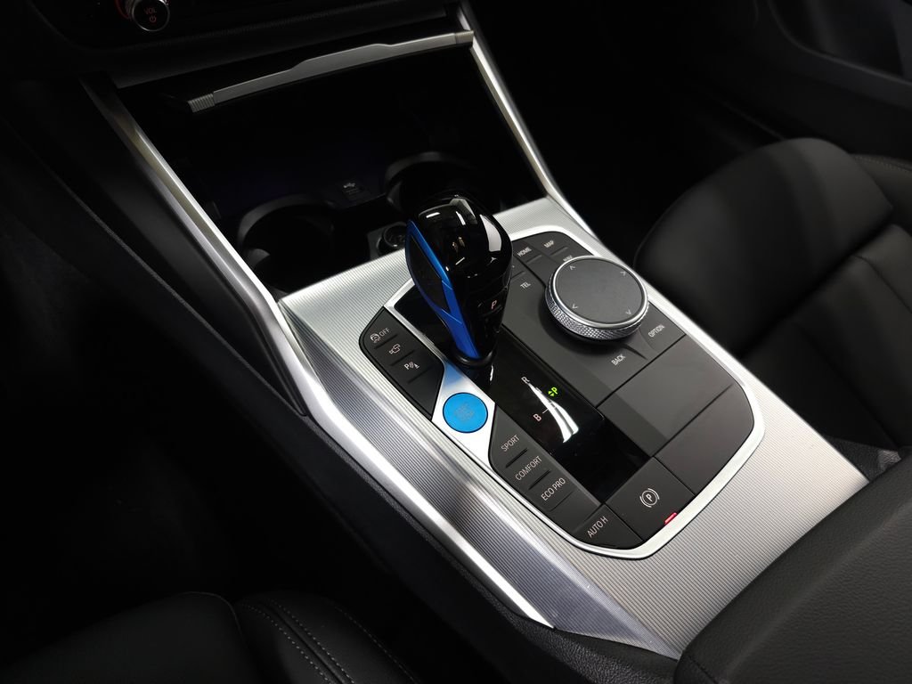 Used 2023 Alpine White BMW eDrive40 image 33