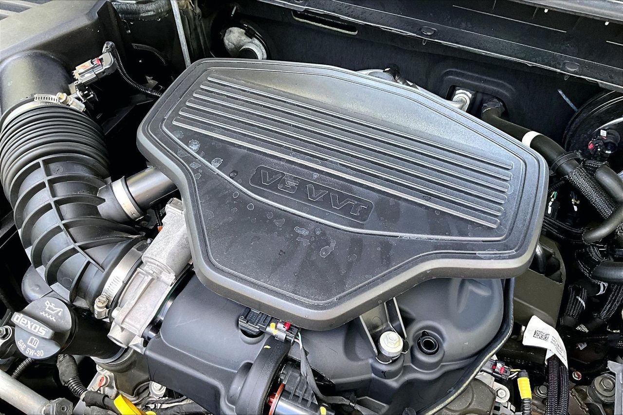 Used 2020 Gray Chevrolet LT image 31