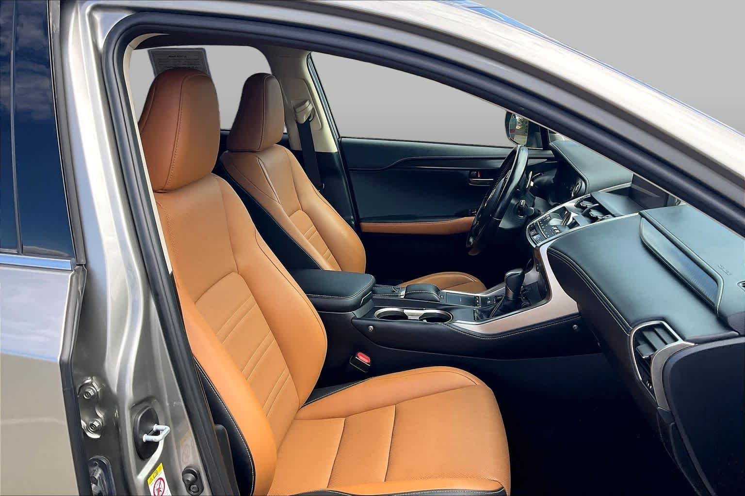 Used 2018 Atomic Silver Lexus  image 9