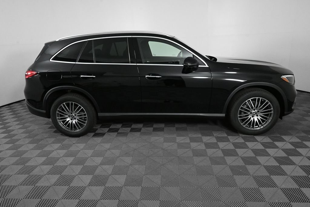 New 2026 Black Mercedes-Benz GLC 300 image 25