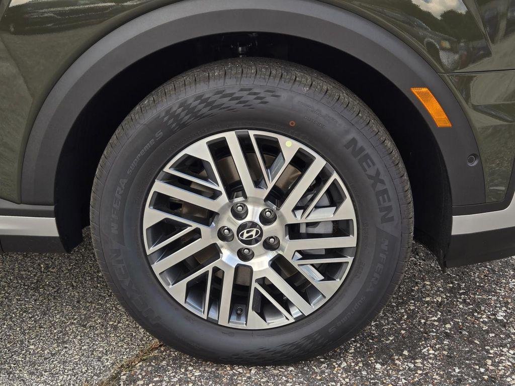 New 2026 Green Hyundai SEL Premium FWD image 3