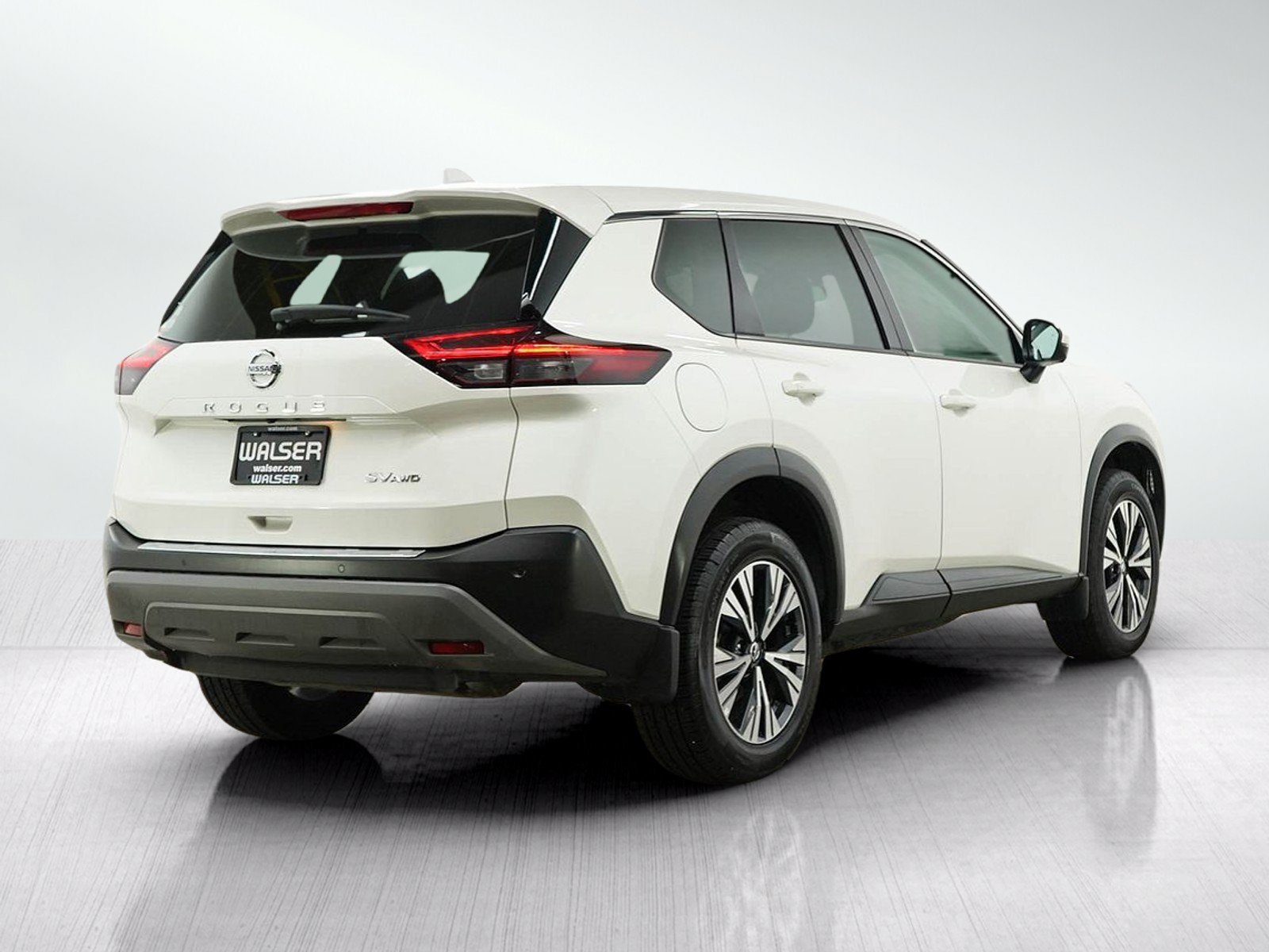 Used 2021 Pearl White Tricoat Nissan Sv image 5