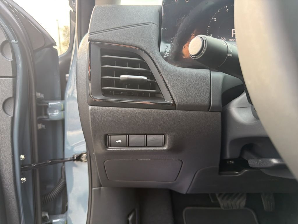 New 2026 Nissan Sentra SR 4D Sedan