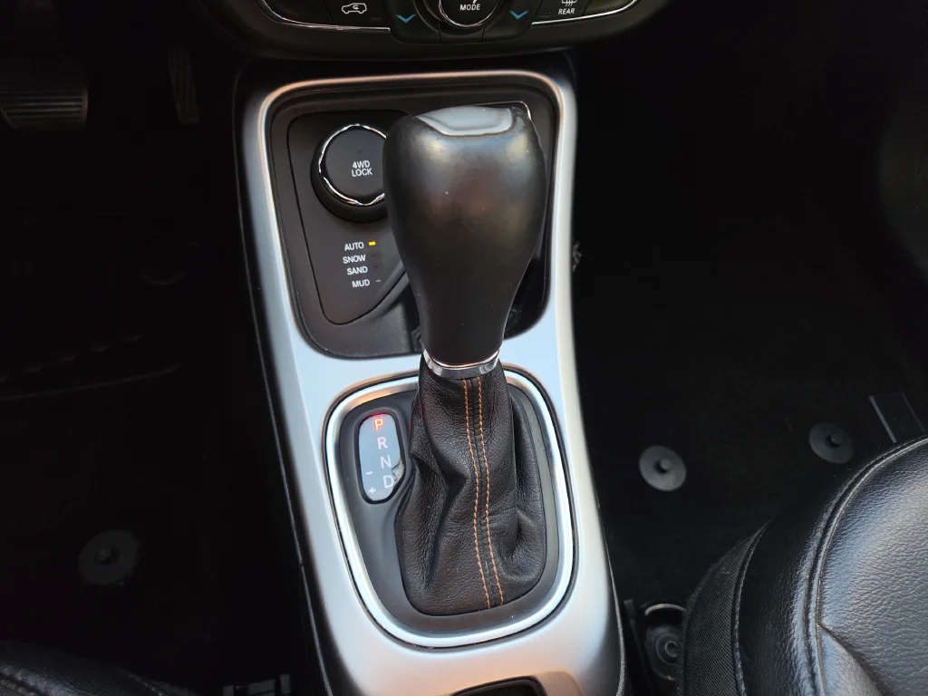 Used 2017 Black Jeep Latitude image 25