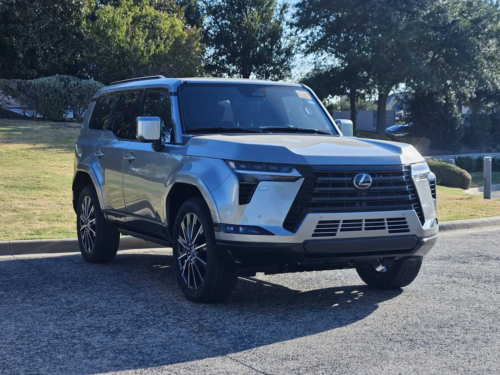 Certified Used 2026 ATOMIC SILVER Lexus Luxury+ image 2