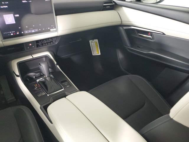 New 2026 Jet Black Mica Mazda 2.5 S Preferred AWD image 17