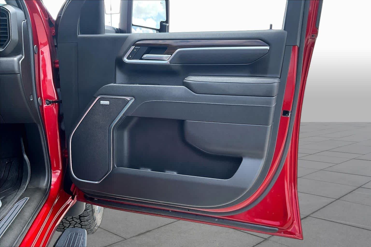 Used 2025 Volcanic Red Tintcoat GMC SLT image 22