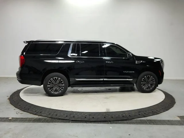 Used 2026 Onyx Black GMC Elevation image 9