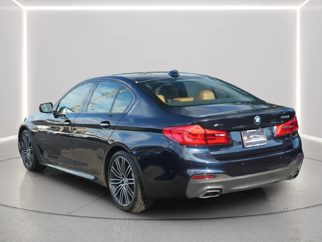 Used 2018 Black BMW 530i xDrive image 3