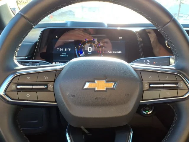 Used 2025 Sterling Gray Metallic Chevrolet LT image 21