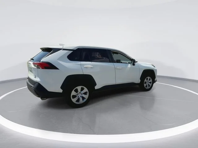 Used 2025 White Toyota LE image 11