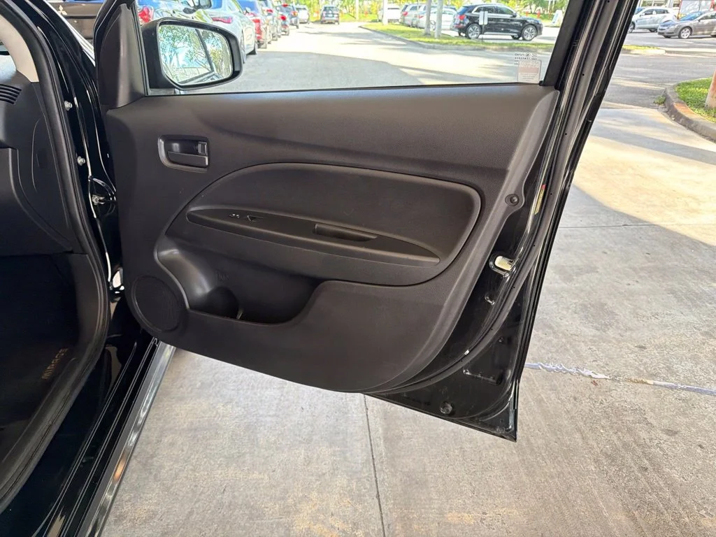 Used 2018 Black Mitsubishi ES image 21