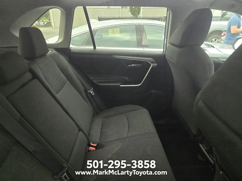 Used 2022 Silver Sky Metallic TOYOTA XLE image 8