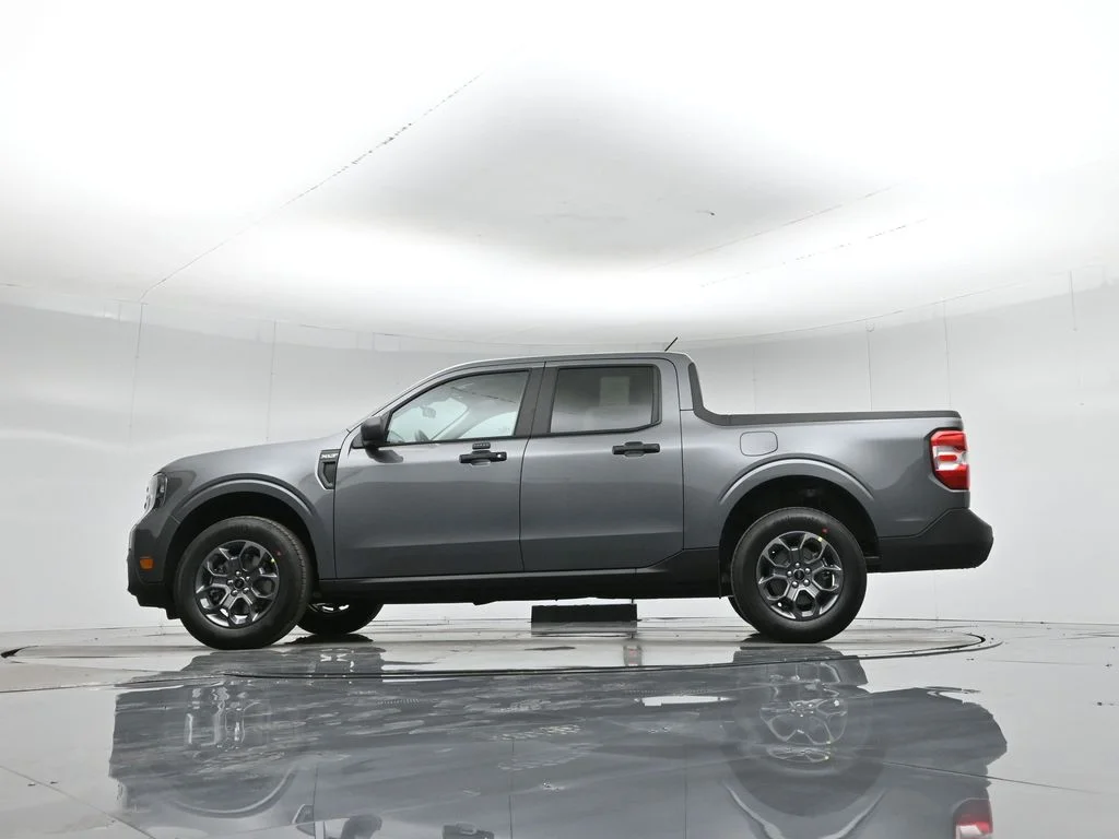 New 2026 Carbonized Gray Metallic Ford XLT image 50