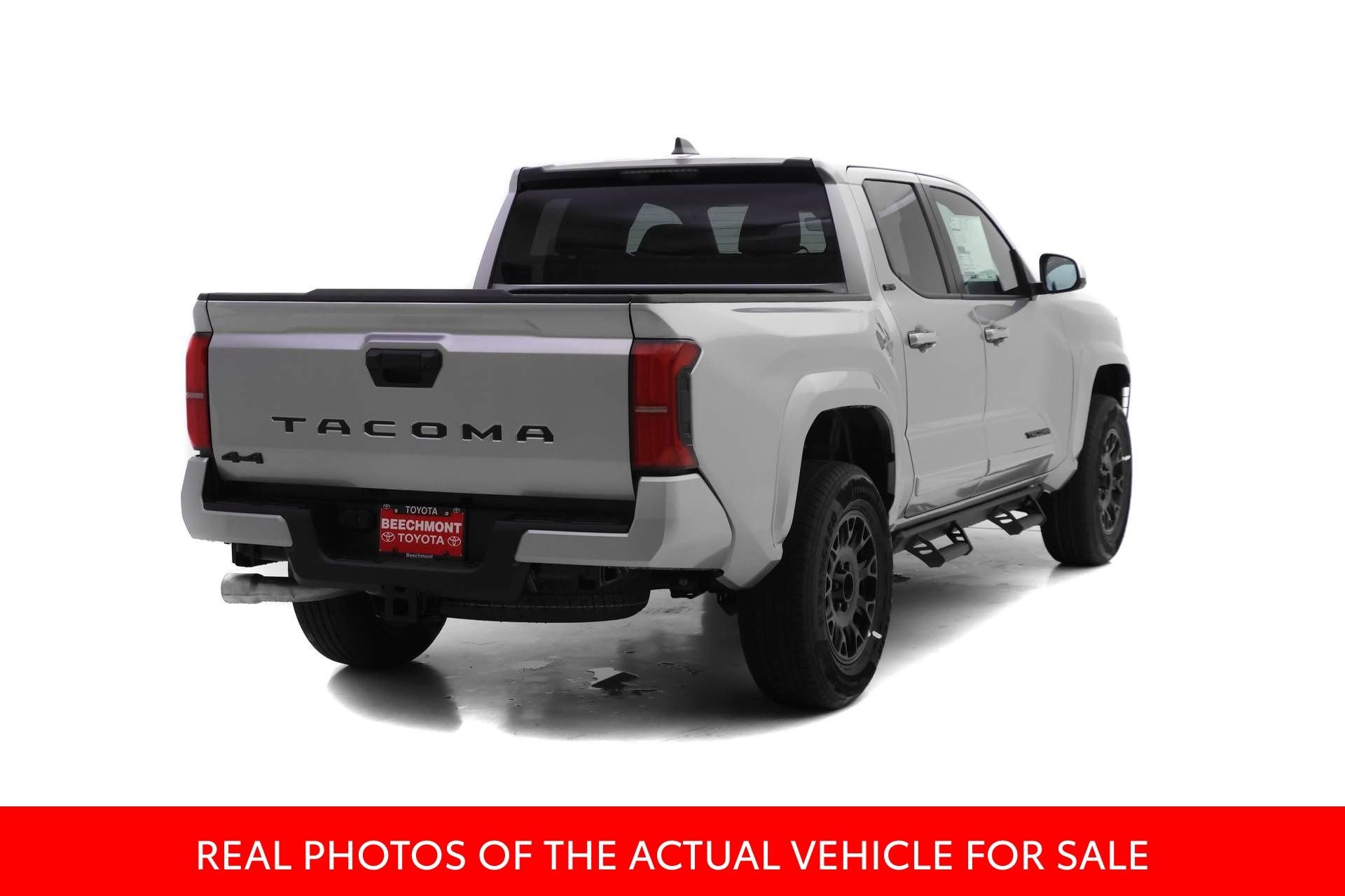 2025 Toyota Tacoma SR5 - Photo 2