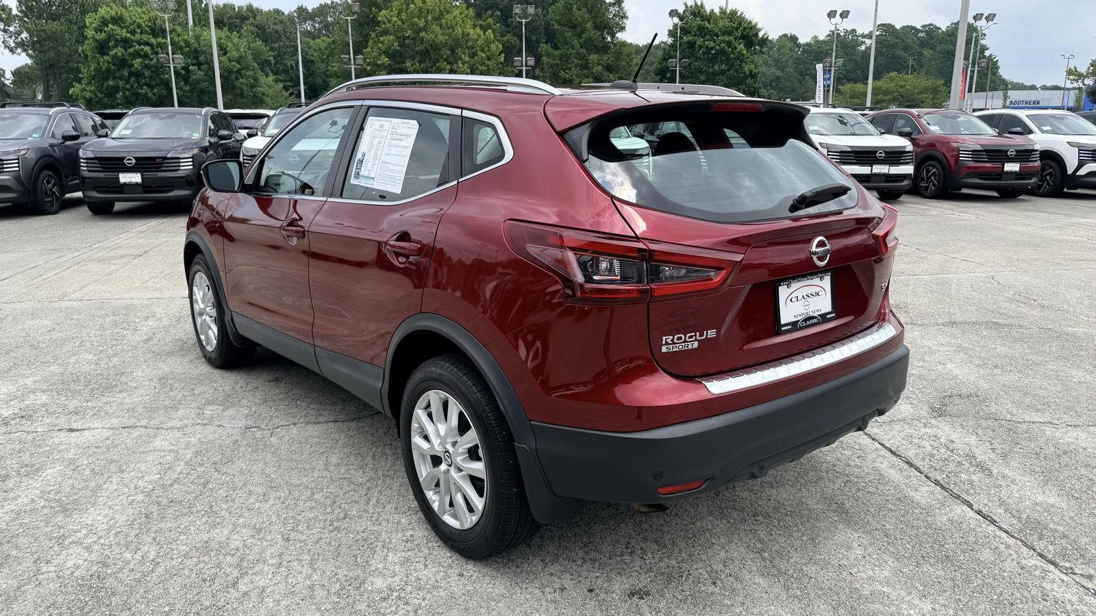 Used 2021 Scarlet Ember Tintcoat Nissan SV image 3