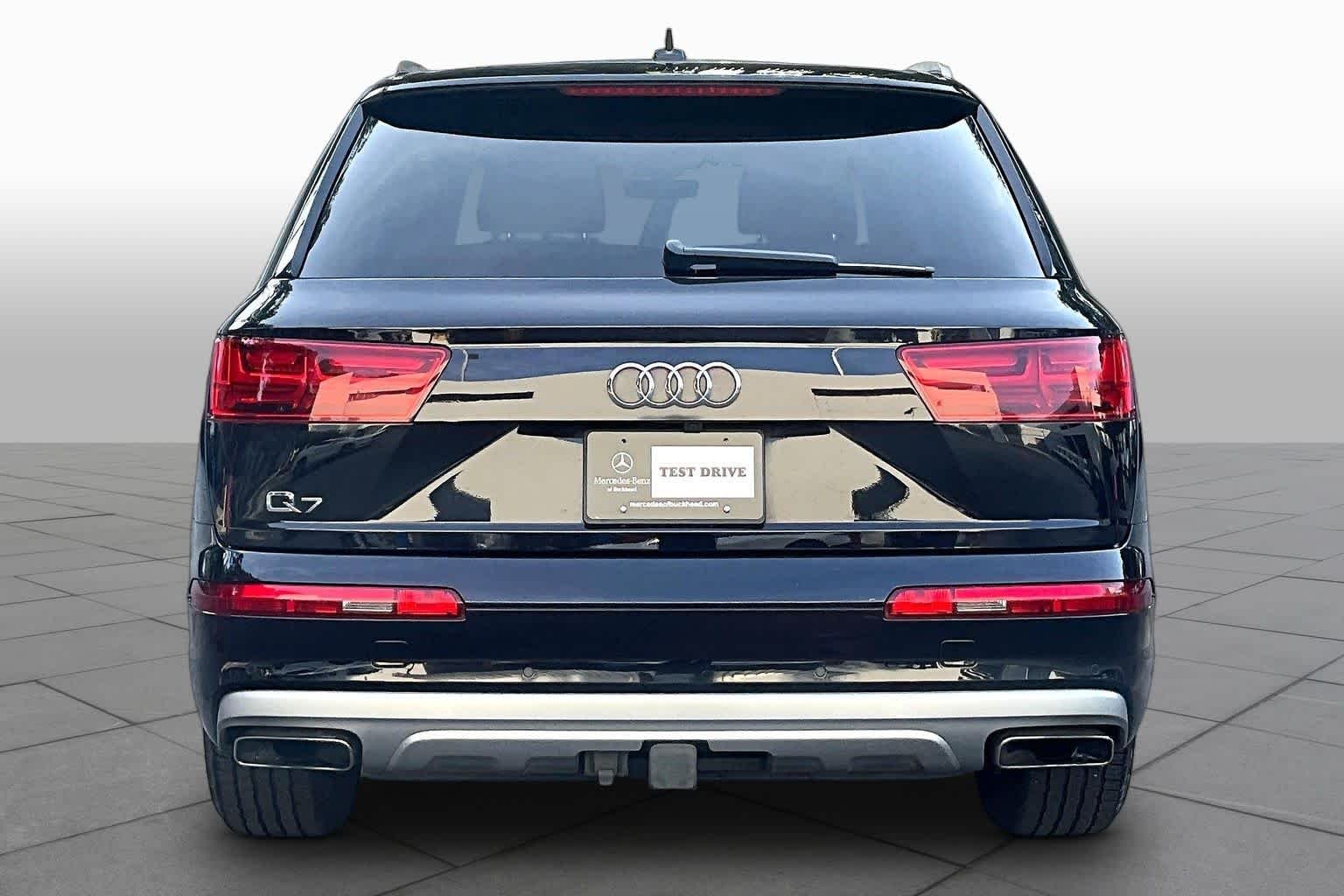 Used 2019 Orca Black Metallic Audi SE Premium Plus image 5
