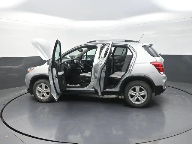 Used 2020 Silver Chevrolet LT image 32