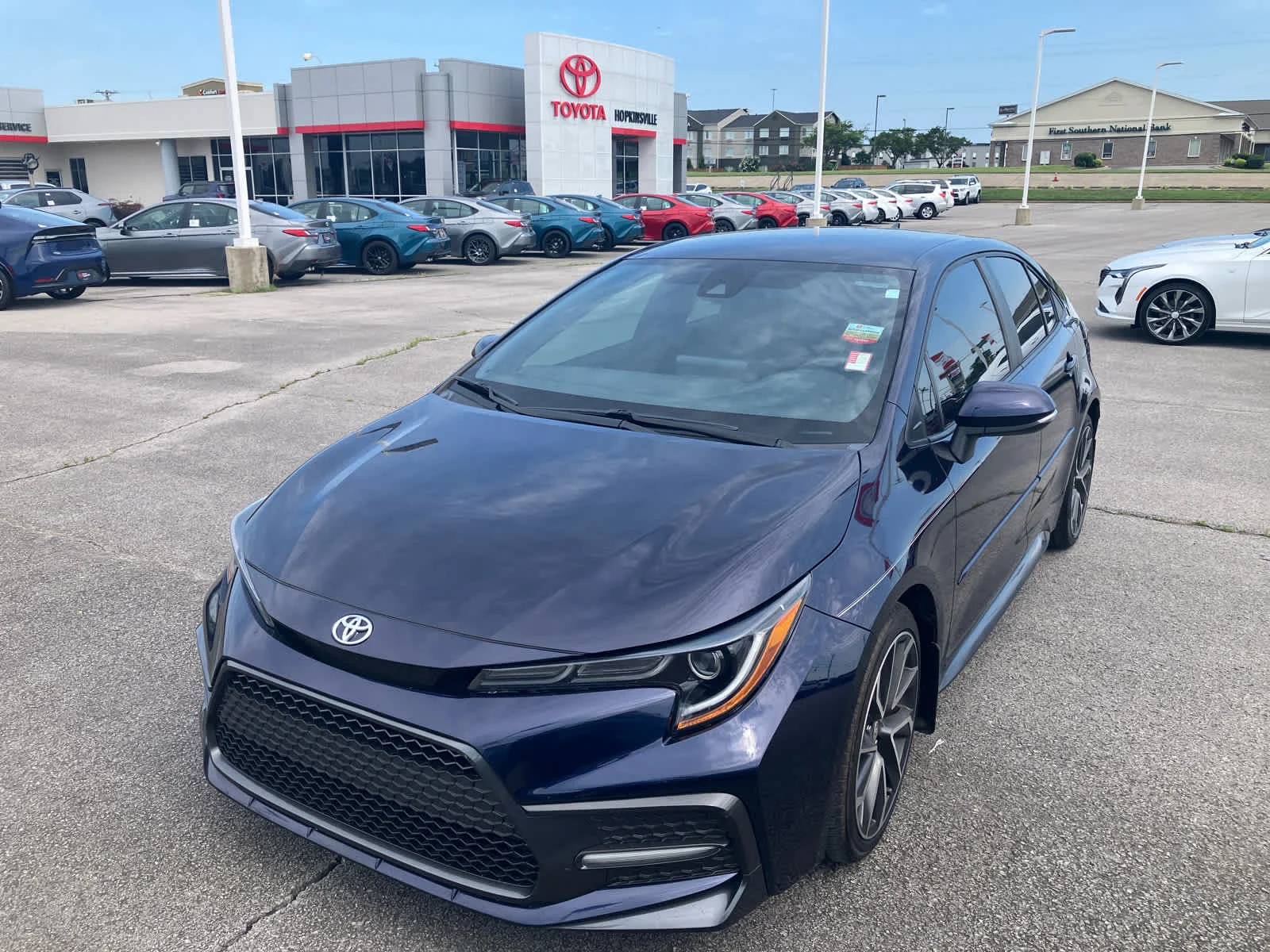 Certified Used 2022 Blueprint w/Black Sand Pearl Roof Toyota SE image 5