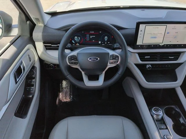New 2026 Star White Metallic Tri-Coat Ford Active image 16