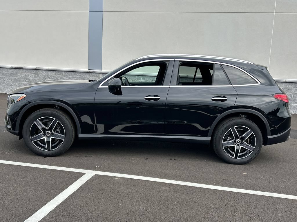 New 2026 Black Mercedes-Benz GLC 300 image 40